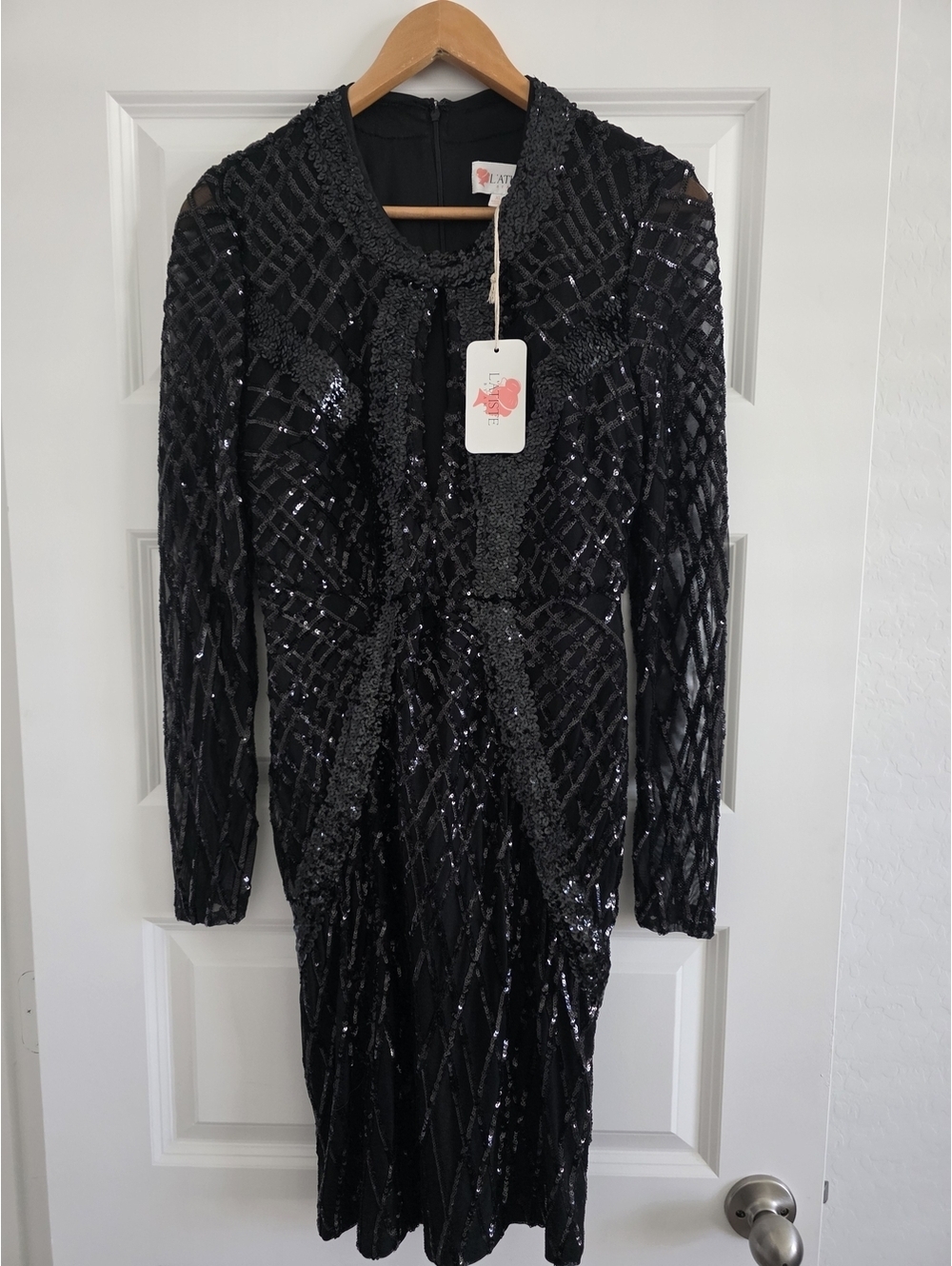 L'ATISTE Black Sequined Long-Sleeve Cocktail Dress. Size XL.